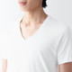 Camiseta de cuello pico sin costuras laterales