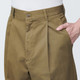 Pantalones chinos anchos con pliegues delanteros para hombre