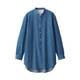 Camisa de Mujer en Denim Lavado con Cuello Alto y Mangas Largas