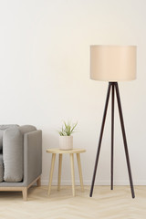 Podna lampa 101