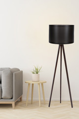 Podna lampa 104