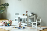 Drveni set dječijeg namještaja - Stol s pločom za pisanje + 2 stolice ECOTOYS