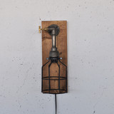 Zidna lampa str. 167