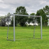Nogometni gol s čvrstim metalnim okvirom