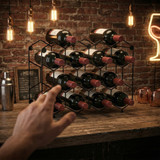 Polica za vino za 13 boca saćastog dizajna 43 × 15,5 × 31 cm, crna