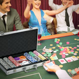 Poker set s 500 čipova i aluminijskim koferom za 9–10 igrača, srebrni