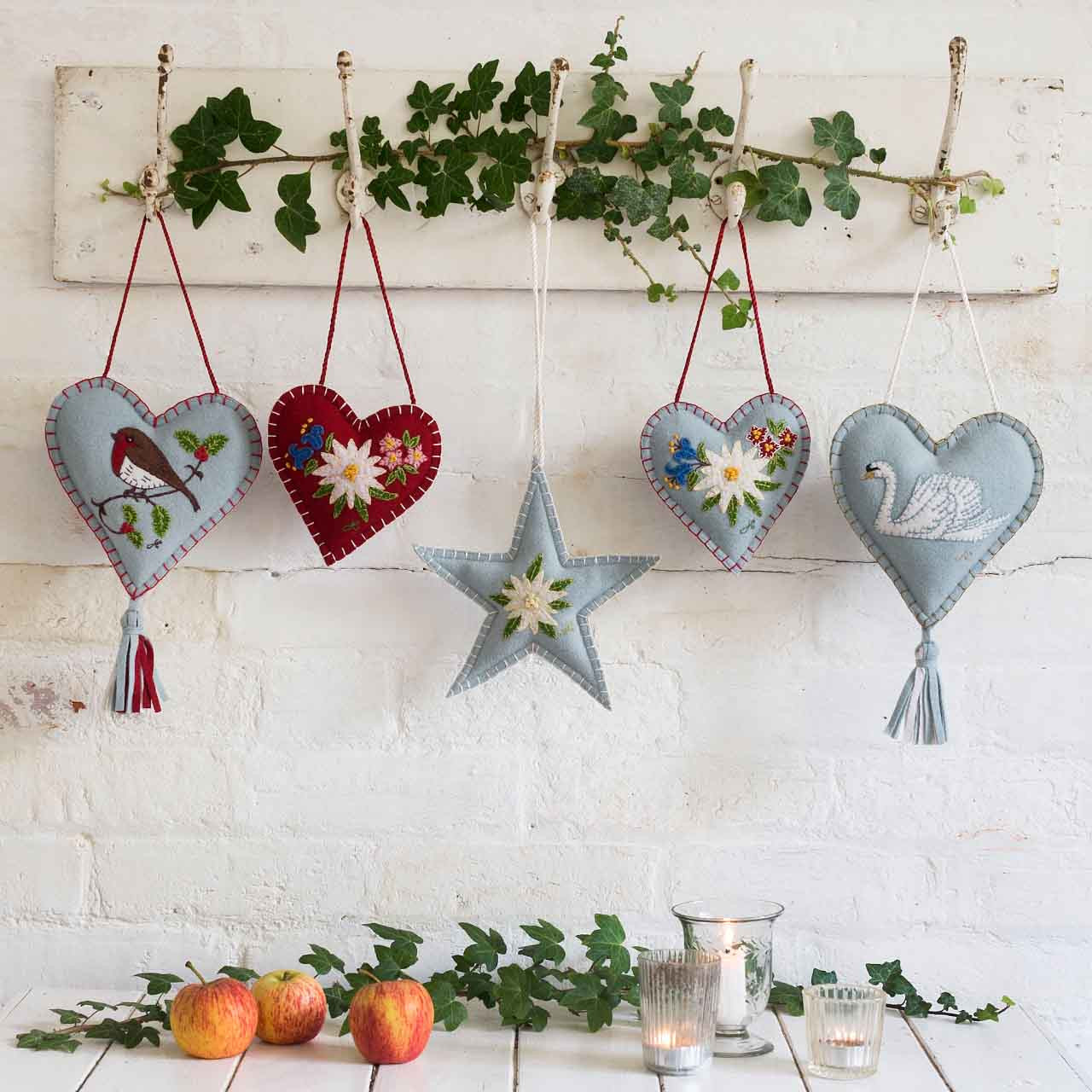 Christmas Robin Lavender Heart Decoration | Jan Constantine