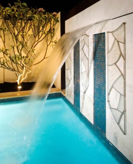 Pondmax 600mm Acrylic Waterwall- 125mm Lip BACK INLET