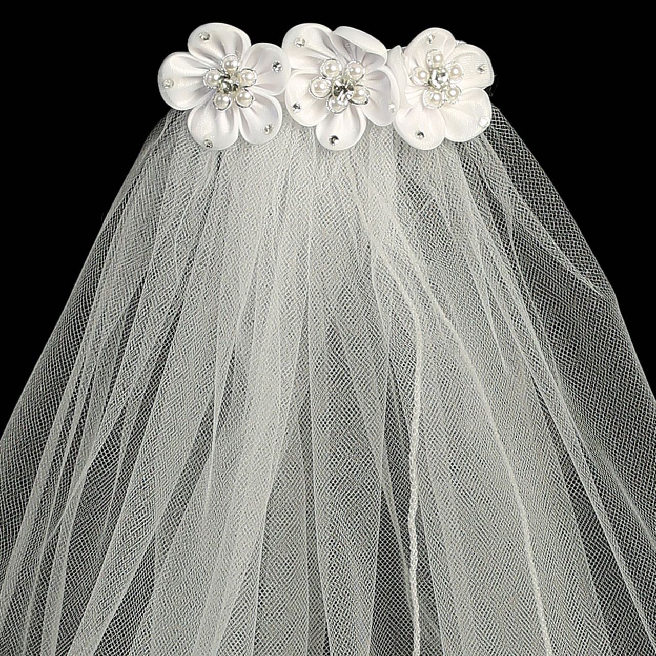 Detail Photo of the 3 Flower Communion Veil with Comb