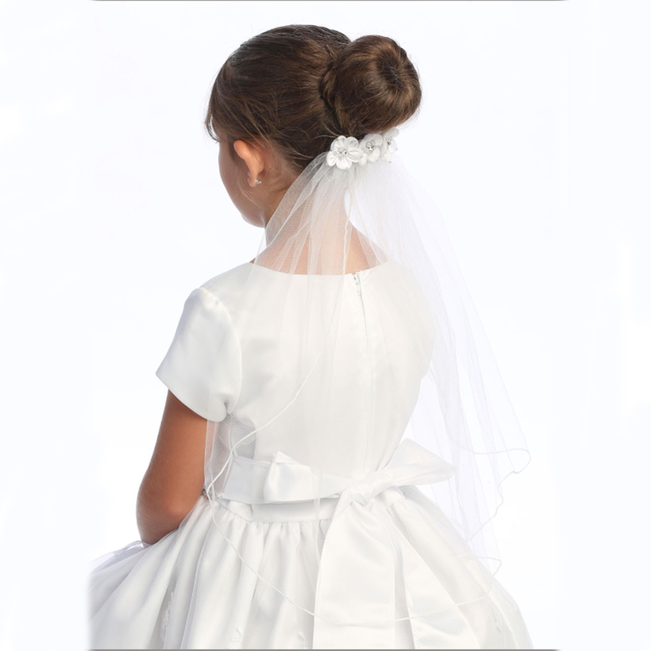 Side view of the 3 Flower Communion Veil with Comb