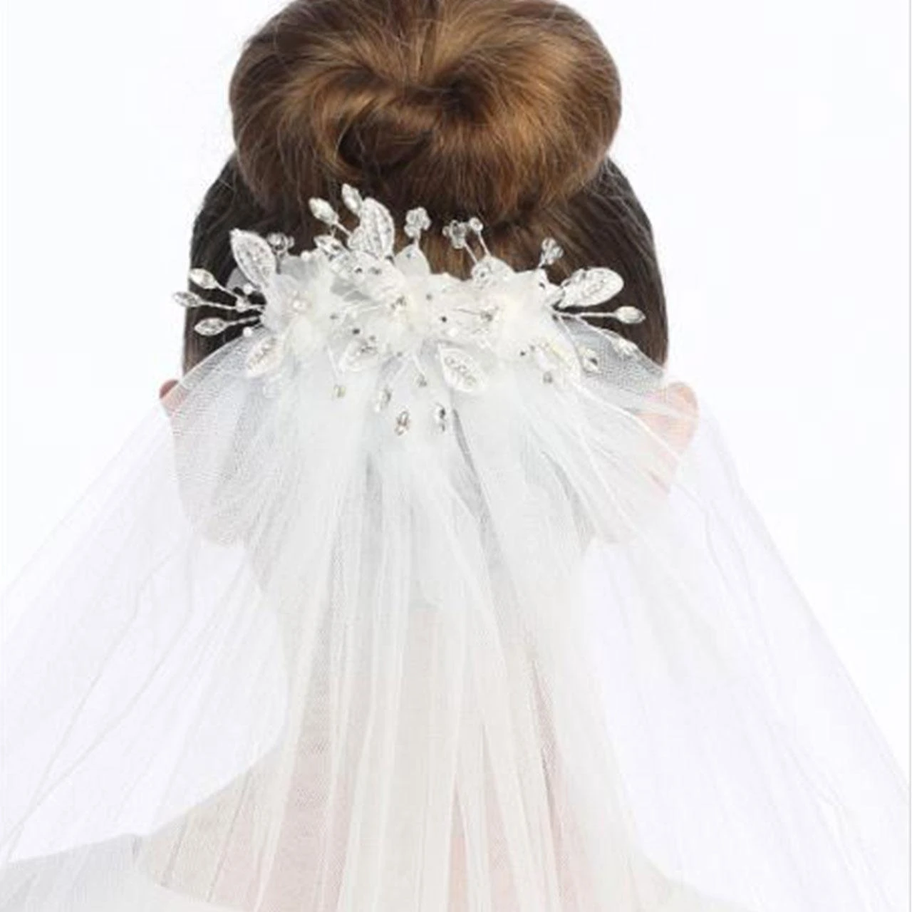 Flower Comb Veil shown on model