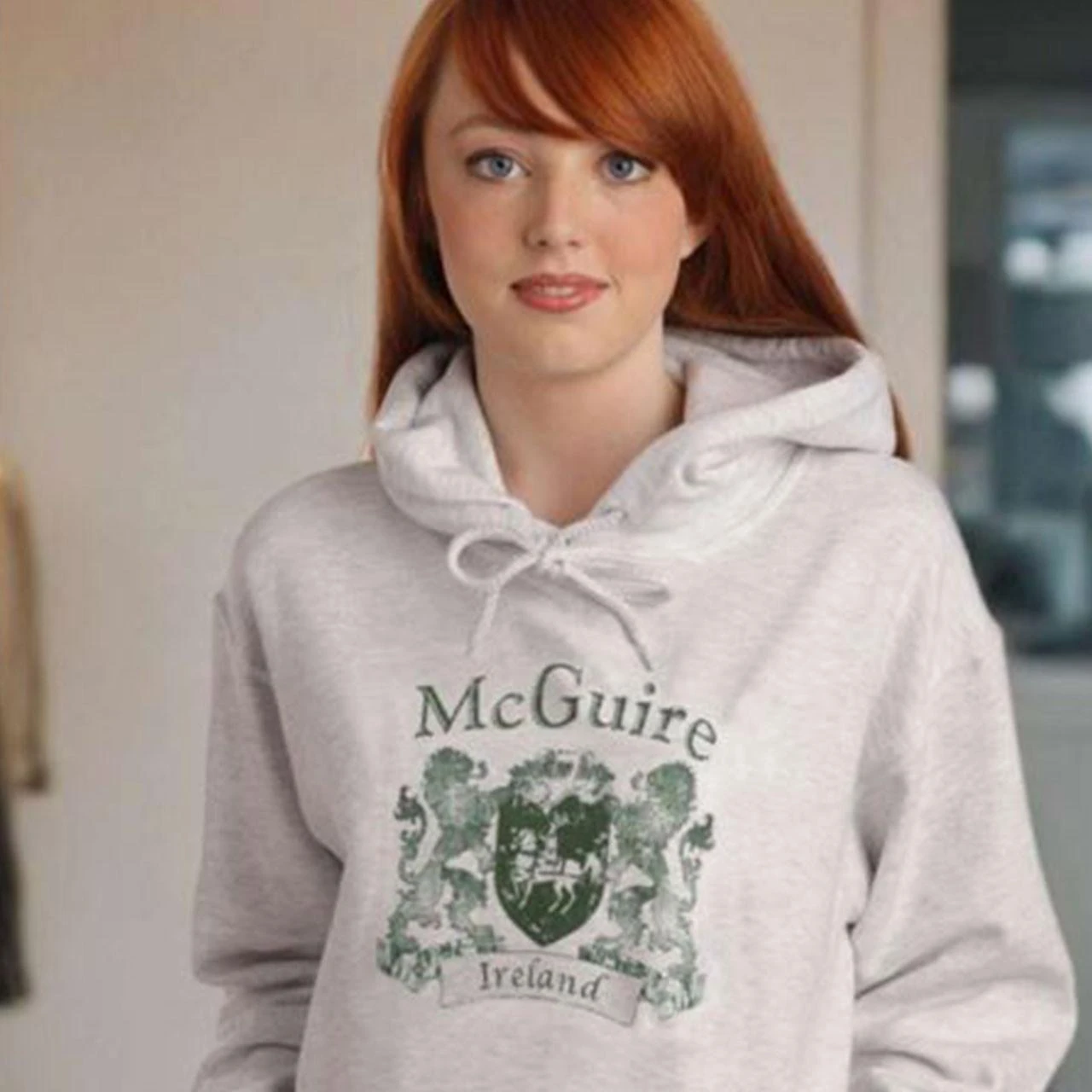Detail of the XXL Irish Coat of Arms Personalized Ash Hoodie