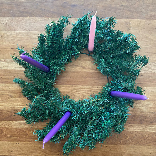 Advent Wreath Nativity w/Arch 6.25IN St. Patrick's Guild