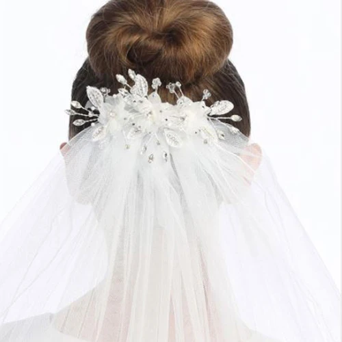 Flower Comb Veil shown on model