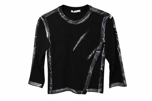 T-shirt with brushed design edge