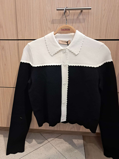 BLACK AND IVORY KNITTED JACKET