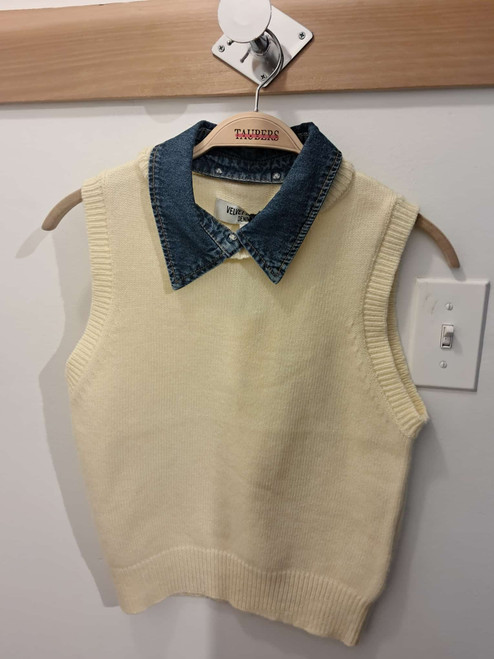 LIGHT YELLOW SWEATER VEST REMOVABLE COLLAR