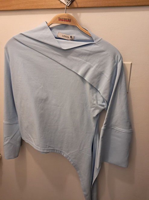 LIGHT BLUE PULLOVER WITH BOTTOM TIES