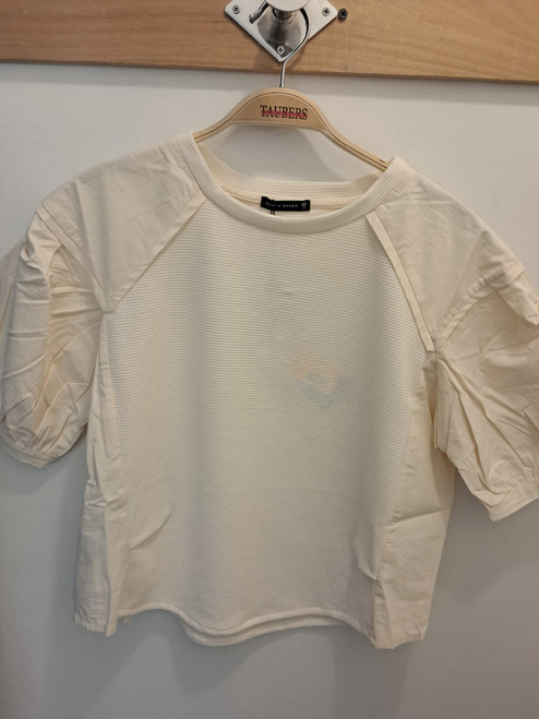 IVORY TOP WITH COTTON SLEEVES