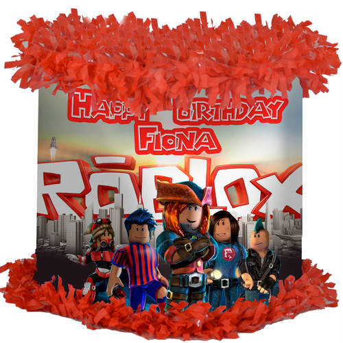 Roblox un personaje con mucha personalidad y estilo 😎 #roblox  #piñataroblox #piñataspersonalizadas