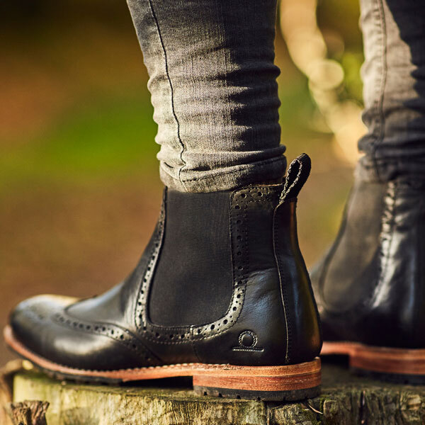 Women's Leather Chelsea Boots