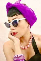 Bernie White Cat Eye Frameless Bottom Retro Sunglasses