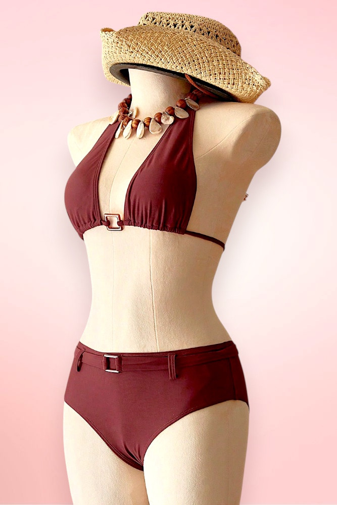 boyleg bikini bottom.