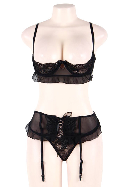 Dominique Garter Shelf Cupless Bra Set