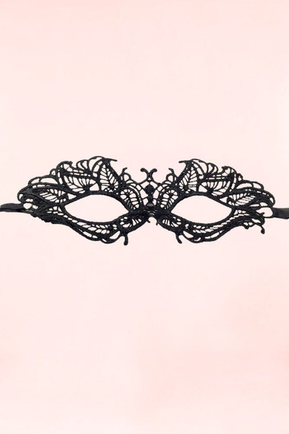 Bat Lace Mask.