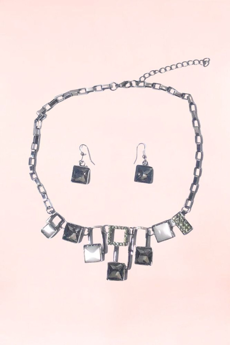 Square Pendant Art Deco Choker Necklace & Earrings Set.