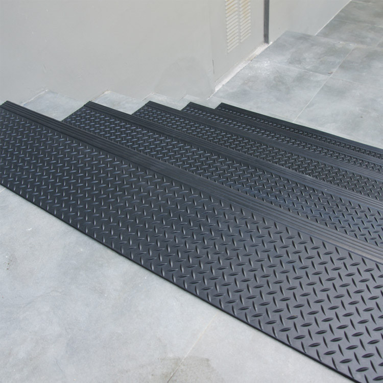 “DiamondPlate Commercial” Rubber Stair Treads (6 Packs)