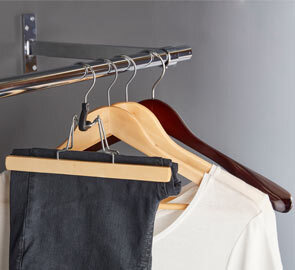 wooden-clothes-hangers