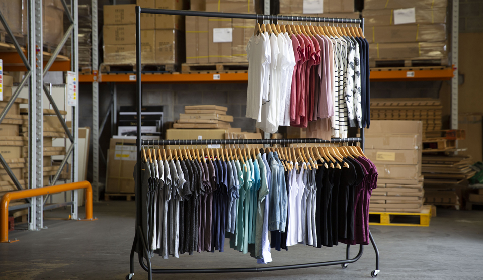 Clothes Rails: How to Use Centre Bars & Height Extensions - Shopfitting ...