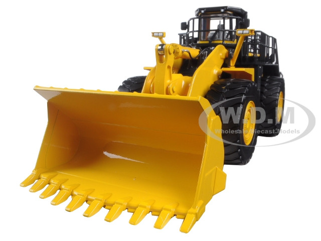 Komatsu WA900-3 Wheel Loader 1/50 Diecast Model First Gear 50-3301