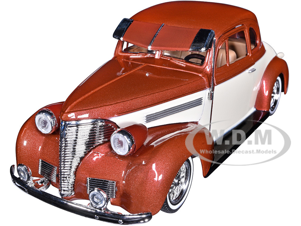 『1939 Chevrolet Coupe』　自動車模型 1939 Chevrolet Coupe Lowrider Beige Brown Metallic Get Low Series