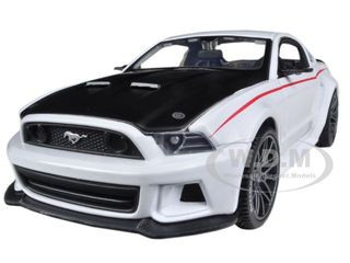 2014 Ford Mustang Street Racer White 1/24 Diecast Model Car Maisto 31506