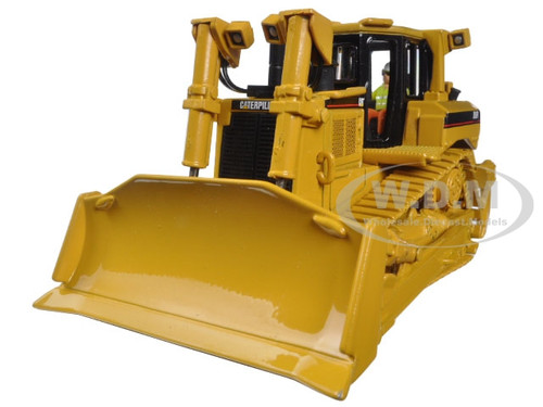 Caterpillar D8R Series II Track Type with Operator 1/50 Diecast Model Diecast Masters 85099 C