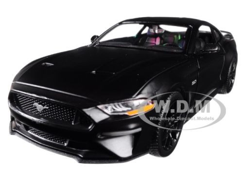 2018 Ford Mustang GT 5.0 Matt Black Black Wheels 1/24 Diecast Model Car Motormax 79352