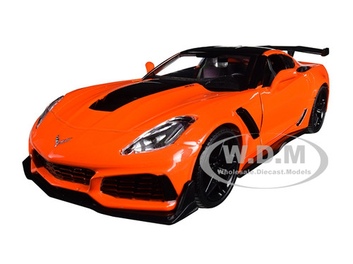 2019 Chevrolet Corvette ZR1 Orange Black Accents 1/24 Diecast Model Car Motormax 79356