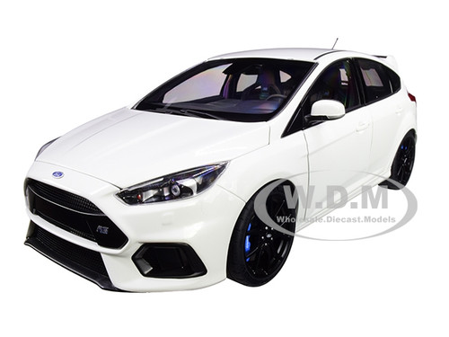 2016 Ford Focus RS Frozen White 1/18 Model Car Autoart 72951