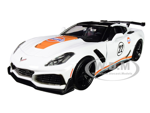 2019 Chevrolet Corvette ZR1 #22 Gulf Oil White Orange Stripes Black Top 1/24 Diecast Model Car Motormax 79657