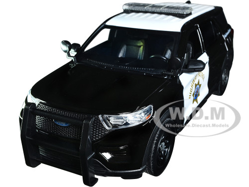 2022 Ford Police Interceptor Utility California Highway Patrol Black and White 1/24 Diecast Model Car Motormax 76991