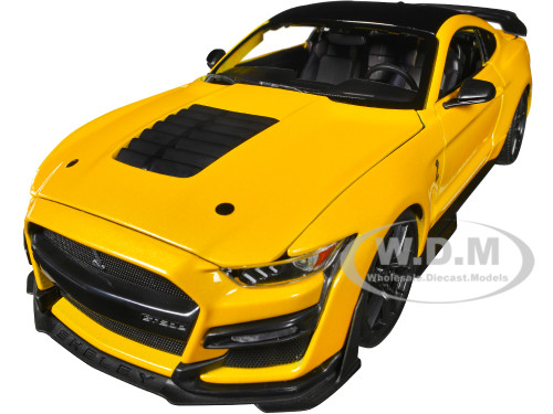 2020 Ford Mustang Shelby GT500 Yellow with Black Top Special Edition 1/18 Diecast Model Car Maisto 31452YL