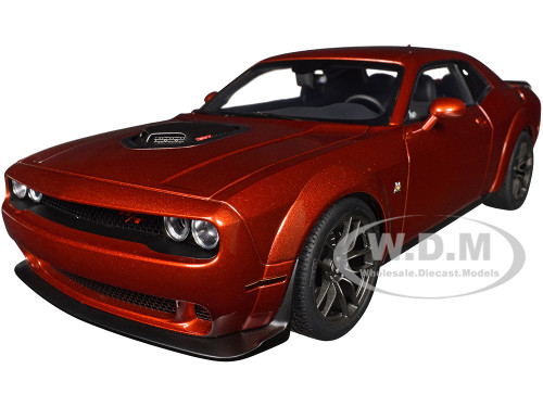 2022 Dodge Challenger R T Scat Pack Widebody Sinamon Stick Orange 1/18 Model Car Autoart 71773