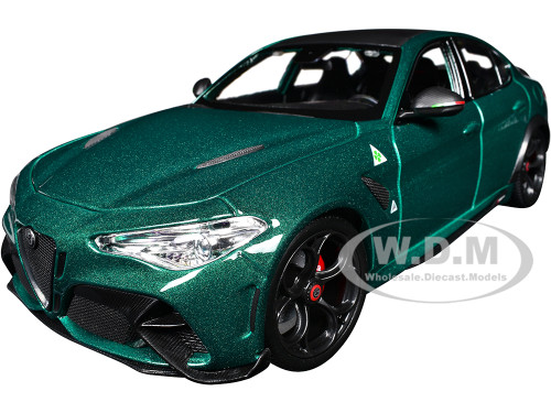 Alfa Romeo Giulia GTA Green Metallic with Carbon Top 1/18 Diecast Model Car Bburago 11048GRN