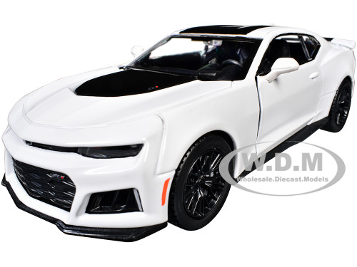 2017 Chevrolet Camaro ZL1 White 1/24 Diecast Model Car Motormax 79351W