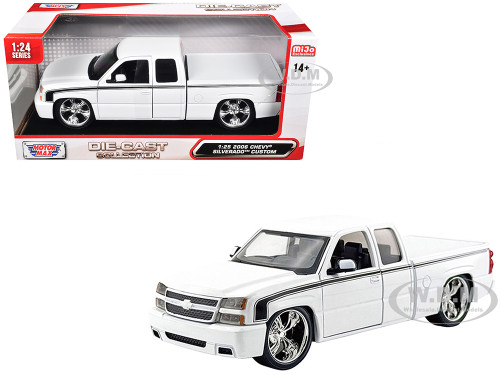 2006 Chevrolet Silverado Custom Pickup Truck White with Black Stripes Die Cast Collection Series 1/25 Diecast Model Car Motormax 79039-WH