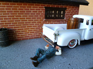Repair Man Henry Figure For 1:24 Diecast Model Cars American Diorama 77743