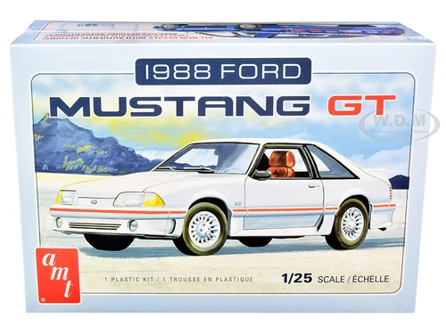 Skill 2 Model Kit 1988 Ford Mustang GT 1/25 Scale Model AMT AMT1216 M