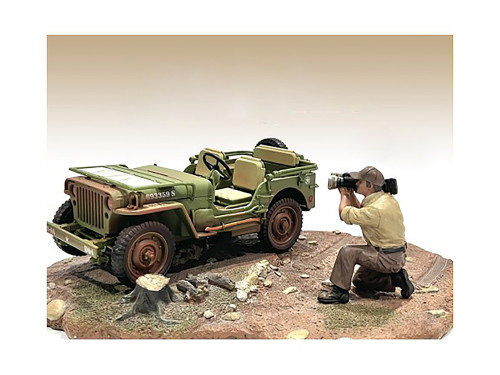 4X4 Mechanic Figure 7 for 1/18 Scale Models American Diorama AD18017